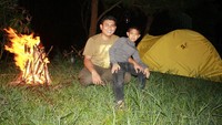 Camping di kawasan pintu masuk Kawah Ratu
