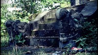 Kondisi tangga yang semakin berlumut