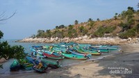 Kapal-kapal nelayan yang sedang menepi