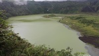 Kawah Galunggung dengan Pulau Samosirnya