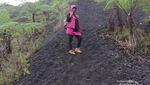 Turun ke Dalam Kawah Galunggung, Berani!