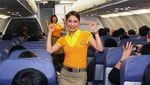 Uhuy! Pramugari Cebu Pacific Air Menari Seksi di Pesawat