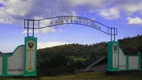 Pintu Masuk Pantai Oi Caba yang menjadi gerbang menuju Pulau Ular (wisata-bima.blogspot.com)
