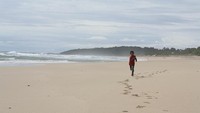 Pantai Pangumbahan Nan Bersih dan Alami