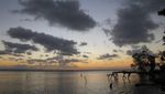Ujung Kulon, Rengkuh Aku Dalam Peluk Senjamu