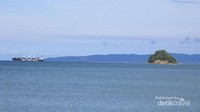 Birunya laut di Ujung Pancu