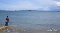 Tidak sedikit wisatawan yang datang