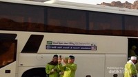 Potret jamaah haji Indonesia yang sedang ziarah di Madinah