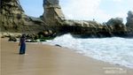 Unik! Ada Batu Sphinx & Seruling Samudera di Pantai Klayar