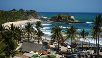 Pantai Klayar dilihat dari atas bukit