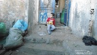 Seorang anak pemulung