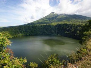 Unik! Ada Mangkuk Raksasa di Ternate