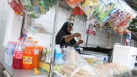 PKL yang menyediakan makanan halal di daerah Bangkok.