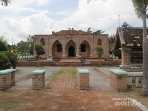Unik! Ada Masjid Gresik di Thailand Selatan