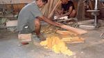 Unik, Belajar Membatik Kayu di Desa Wisata Krebet