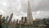 Begini ketinggian Burj Khalifa dibandingkan dengan gedung di sekelilingnya.
