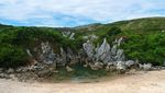Unik! Pantai Ini Tidak Punya Laut