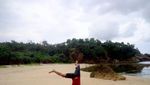 Unik, Pantai Jungwok Punya Mata Air Langsung ke Laut