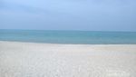 Unik! Pantai Tikus Emas di Bangka