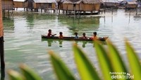 Anak suku Bajo di Sulawesi Tenggara