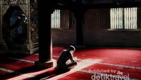 Mengisi waktu ngabuburit dengan mengaji di Masjid Besar Kauman