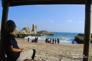 Uniknya Pantai Klayar, Ada Batu Sphinx dan Seruling Samudera