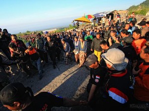 Upacara Labuhan, Memperingati Bertahtanya Sultan Jogja