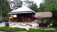 Replika Rumah Kayu Keluarga Ahok Masa Lalu