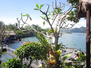 Usai Tahun Baru di Bali, Berendam Air Panas di Danau Batur