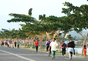 Waduk Lhokseumawe Saat Malam, Indahnya Juara!