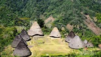 Desa Wae Rebo dari Atas Bukit