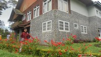 Taman bunga di Villa Afdeling Jampit
