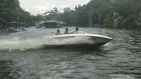 BERMAIN SPEED BOAT KINI BISA DILAKUKAN DI KEBUN BINATANG. RASAKAN SENSASI INI DI GEMBIRA LOKA ZOO, YOGYAKARTA