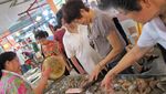 Wajah Asli Singapura di Pasar Chinatown Complex