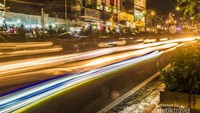 Hiruk pikuk geliat malam di jalan Malioboro. Super Padat.