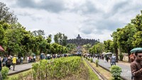 Seperti Dejavu, Pemandangan candi Borobudur yang dulu hanya kulihat melalui buku pelajaran dan media sosial. WOW.