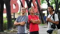 Pejalan bersiap  menuju TPI