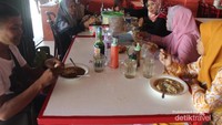 Kulineran mie kocok di Lampoh Saka, Kabupaten Pidie