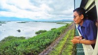 Menyusuri Rawa Pening dengan kereta wisata