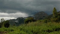 Perbukitan yang memagari kota Wamena (foto:Keken/detikTravel)