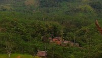 Pemandangan sekeliling bukit dan lembah. Makanya tagline perjalanan ini,