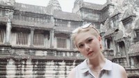 Berfoto dengan background Angkor Wat bisa menambah nilai plus selfie kamu loh