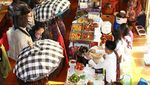 Warga Swiss Berwisata Kuliner Nusantara Sambil Beramal