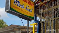 Warung Selat Mbak Lies berlokasi di wilayah Serengan, Kota Solo.