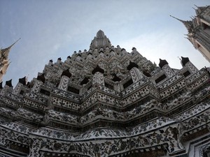 Wat Arun yang Selalu Memikat Hati
