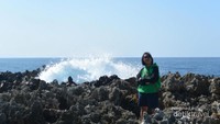 Deburan ombak di Water Blow