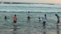 Saudara Saudara saya yang nekat mandi