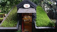 Peony Pine, toko yang menjual aneka souvenir didekat gembok cinta