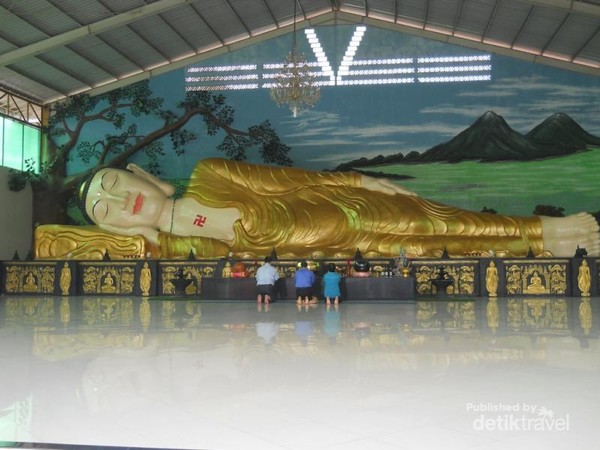 Weekend ke Bogor Bisa Lihat Patung Buddha Tidur dan Air  