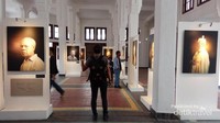 Di dalam museum